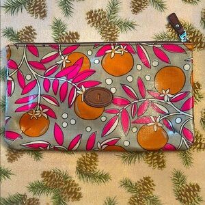 Fossil Clutch